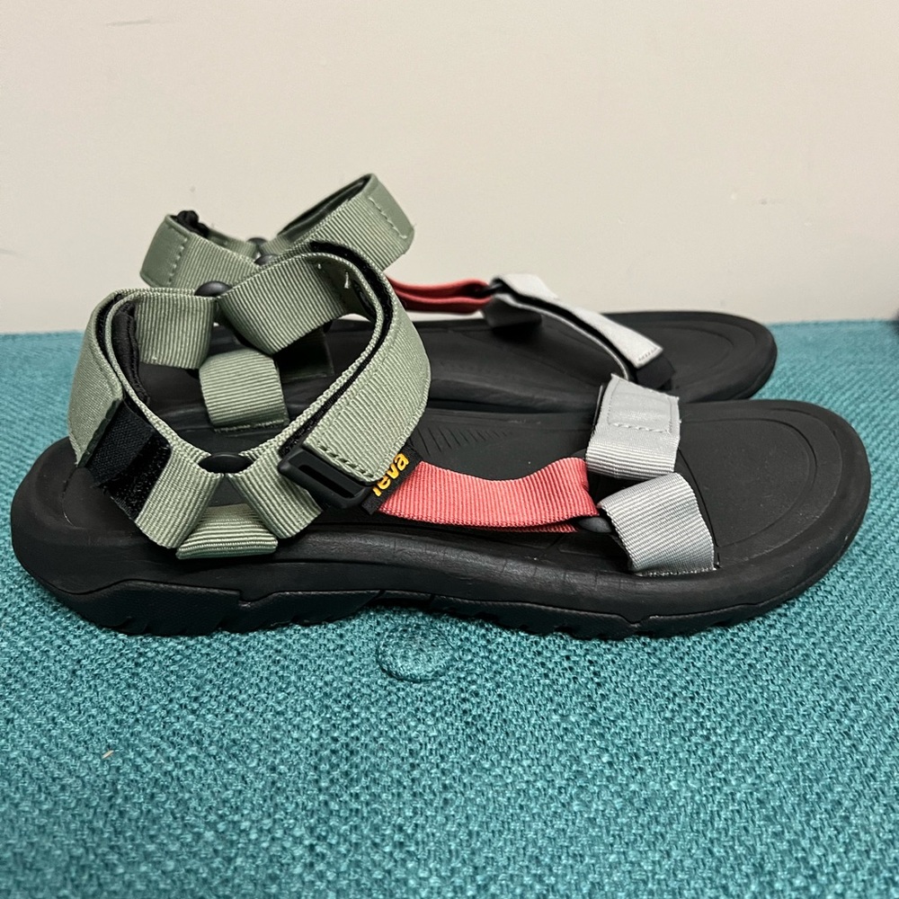 TEVA Hurricane XLT2 Sandals men’s size 10 multi color
